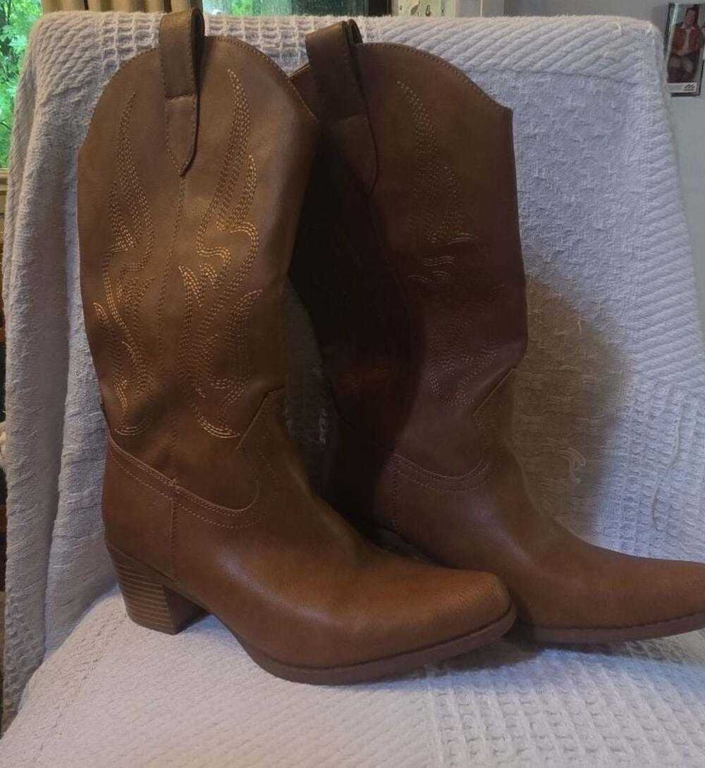 Dream Pairs Women's Mid-Calf Chunky Heel Western Cowboy Boots